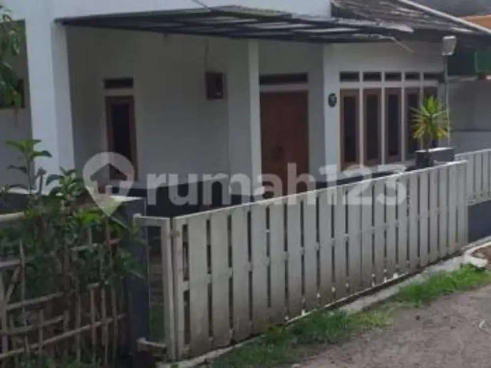 Rumah Siap Huni Salah Satu Komplek Dekat ke Pasar Lembang