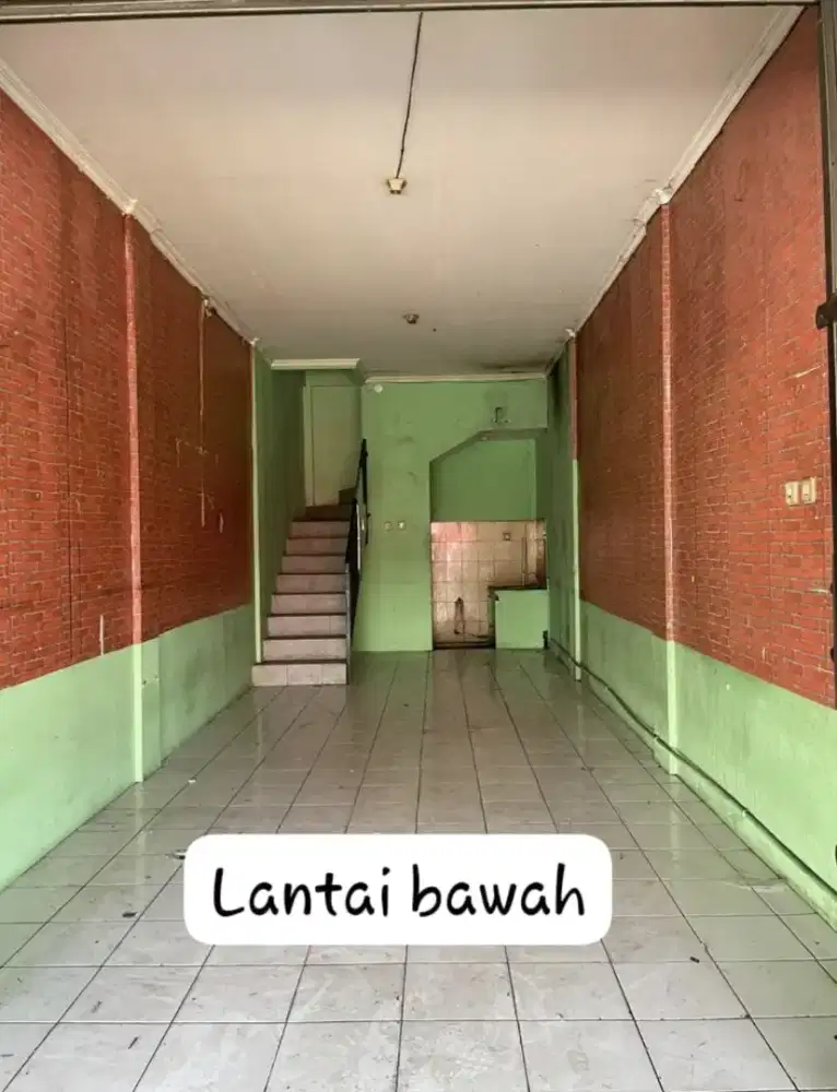 Sewa  ruko MURAH, ramai 24 jam . Lewat angkot . Pinggir jln utama