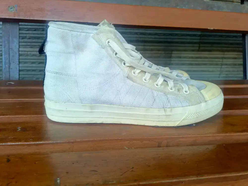 ADIDAS PARLEY PUTIH