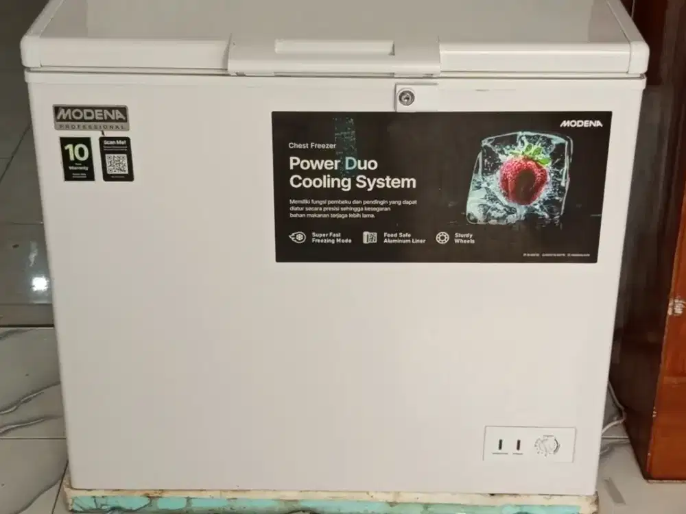 Dijual FREEZER BOX MODENA 240 LITER BARU PAKAI 3 BULAN,GRESS