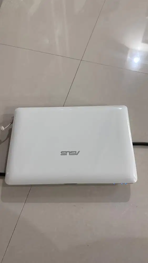 NOTEBOOK ASUS WARNA PUTIH