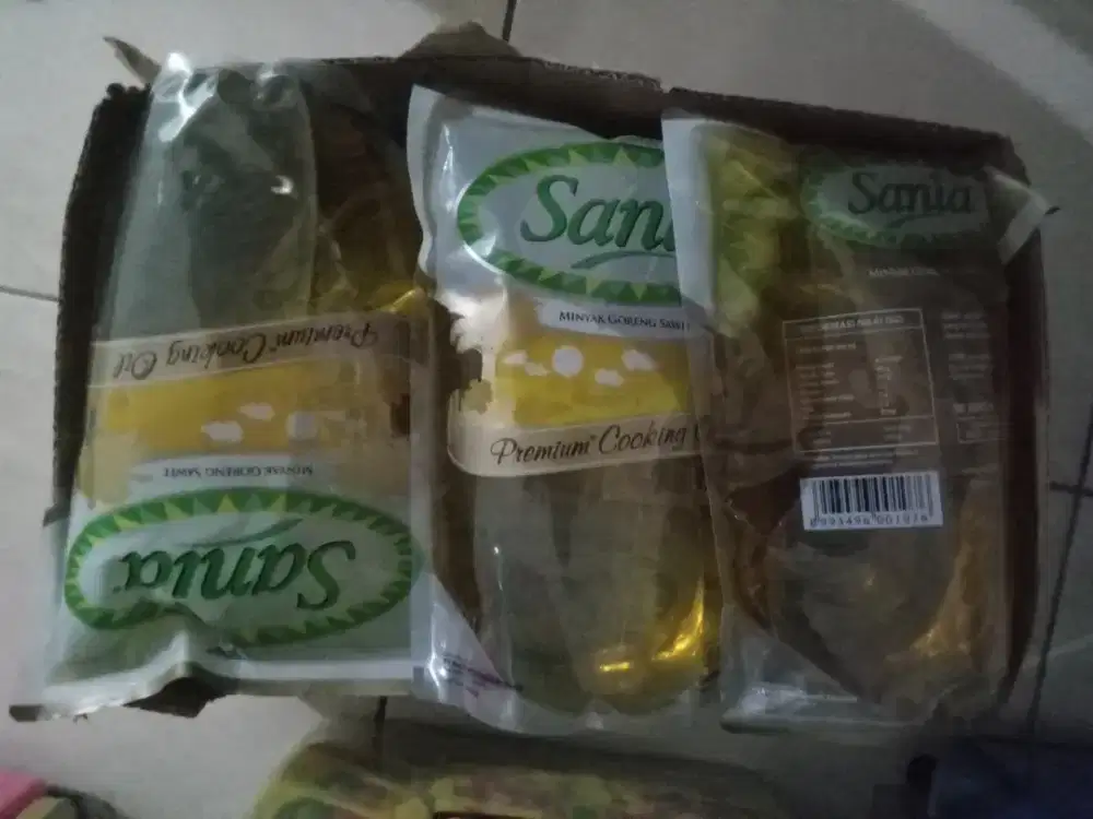 Minyak sania 2 L × 6