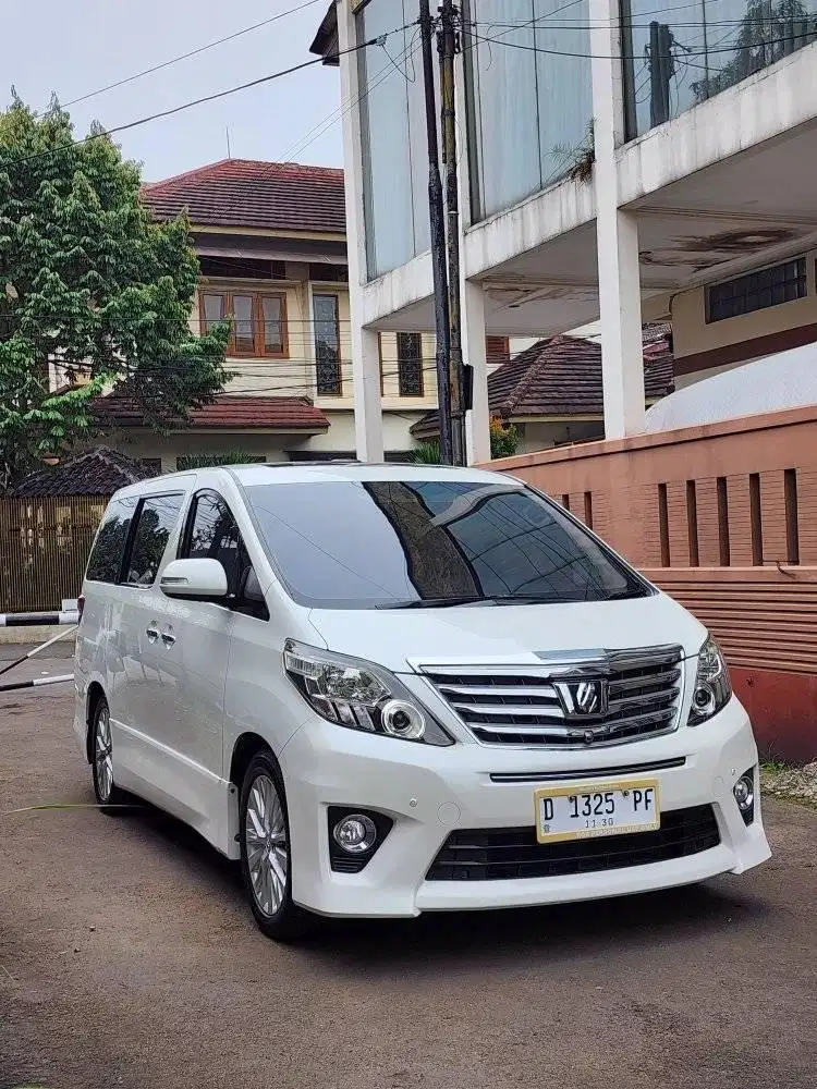 Toyota Alphard SC CBU th 2013 full spek..