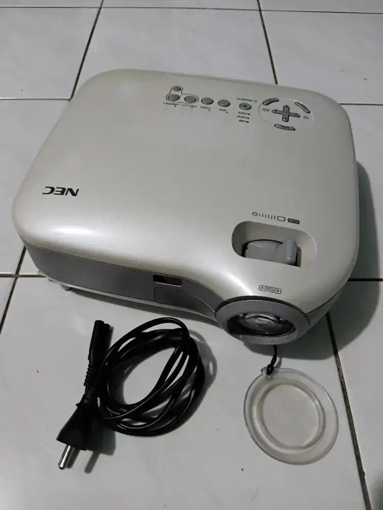 Proyektor/Infokus NEC VT470