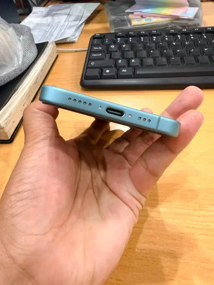 Iphone 16 warna Green like new