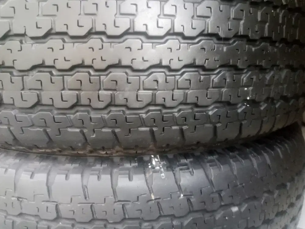 Ban Bridgestun 215/65/16.  2 pcs
