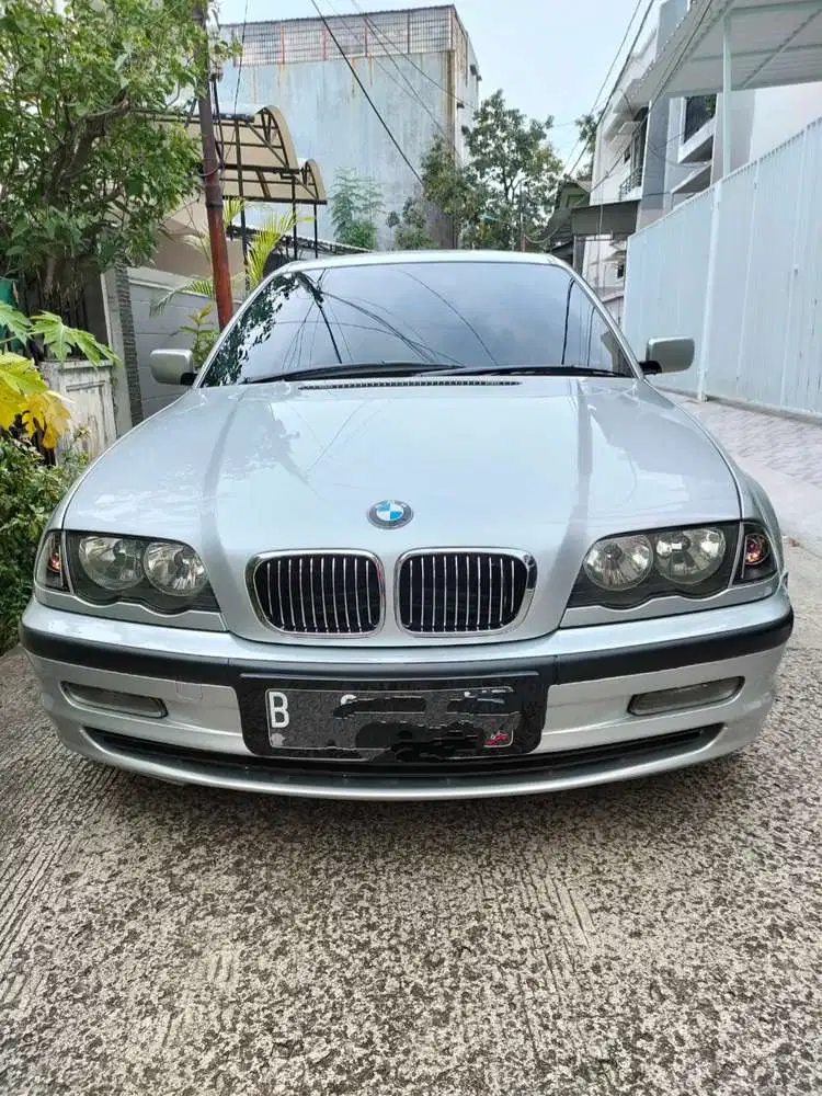 BMW 318i 2001 Bensin