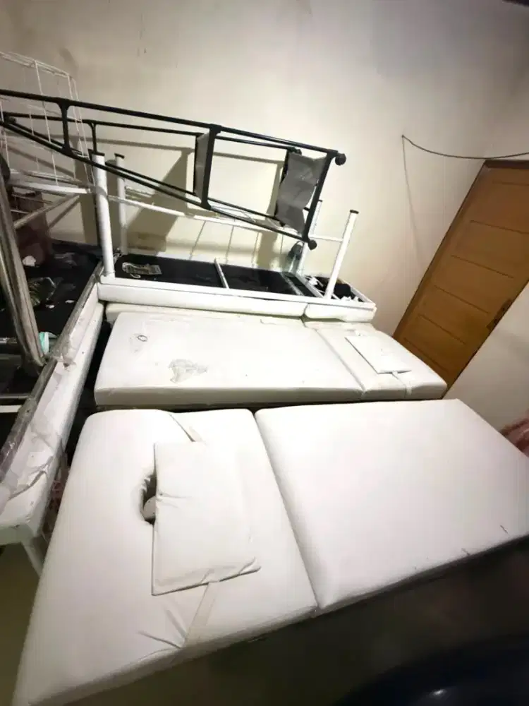 4 (empat) kasur salon