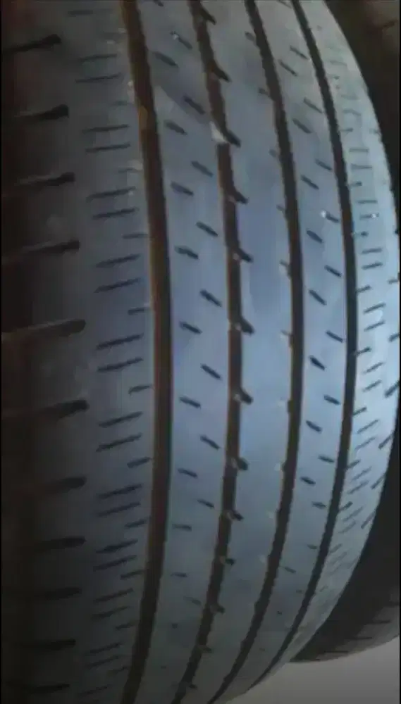 Ban Accelera R 17 215/55 kondisi lumayan