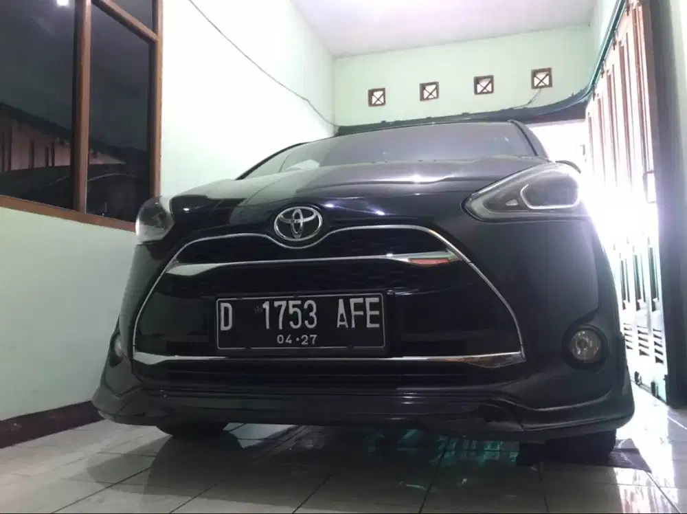 Toyota Sienta Q 2016 AT