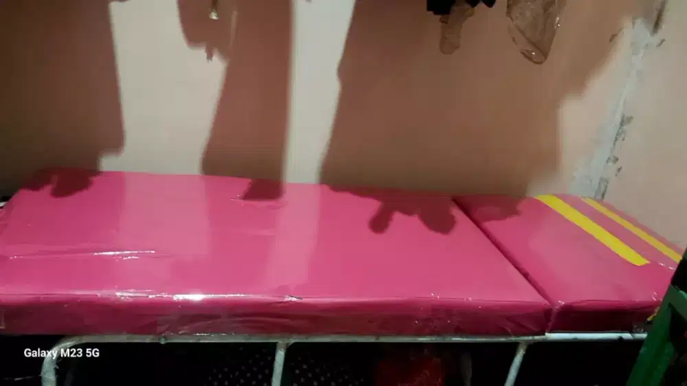 BED EYELASH SECON LIKE NEW