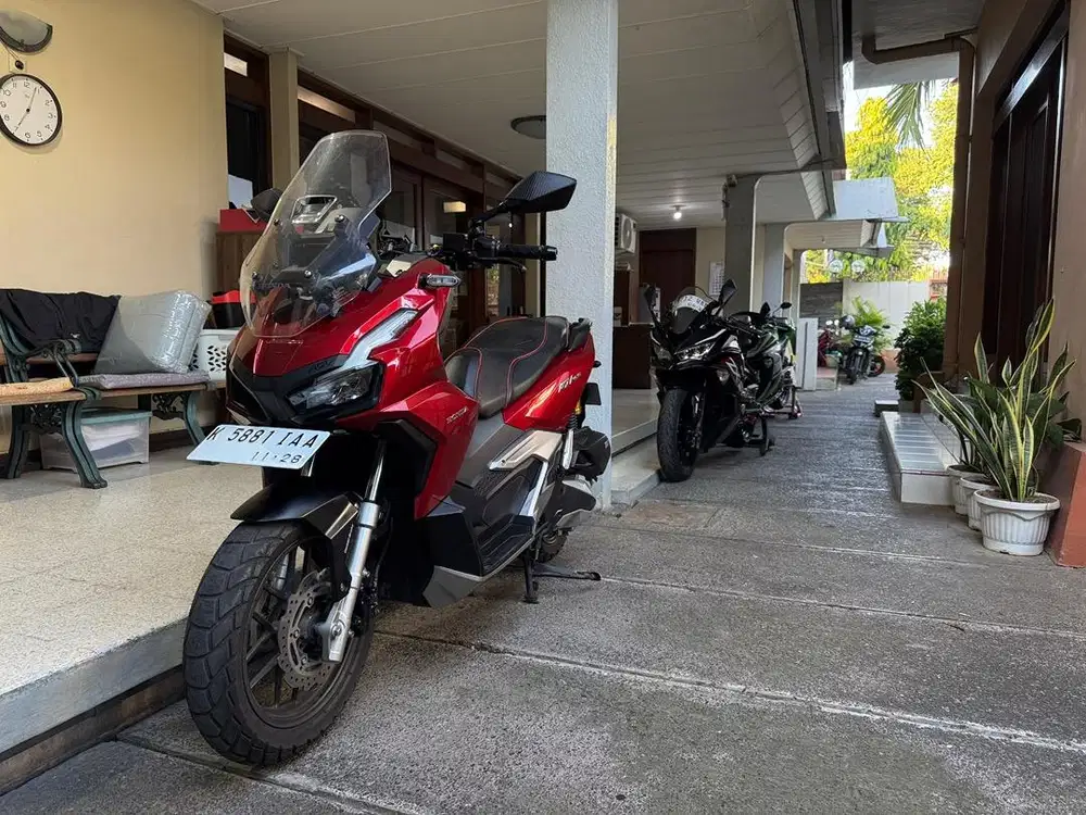 Adv 160 cbs 2023 merah metallic