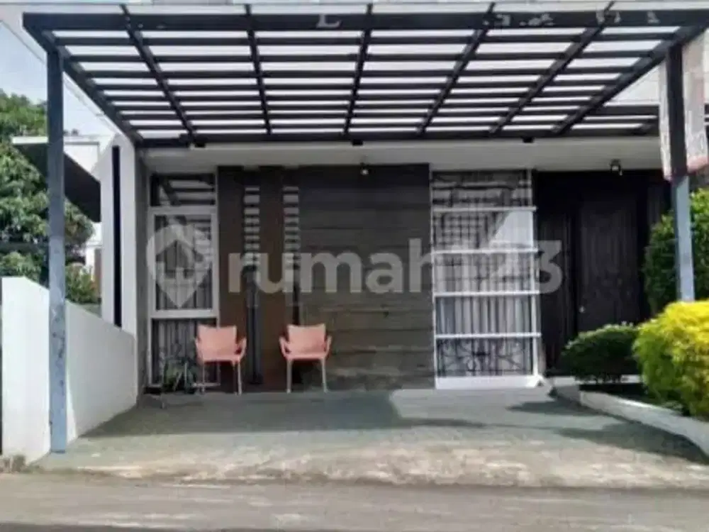 Rumah Bagus di Salah Satu Komplek Area Sarijadi Kota Bandung