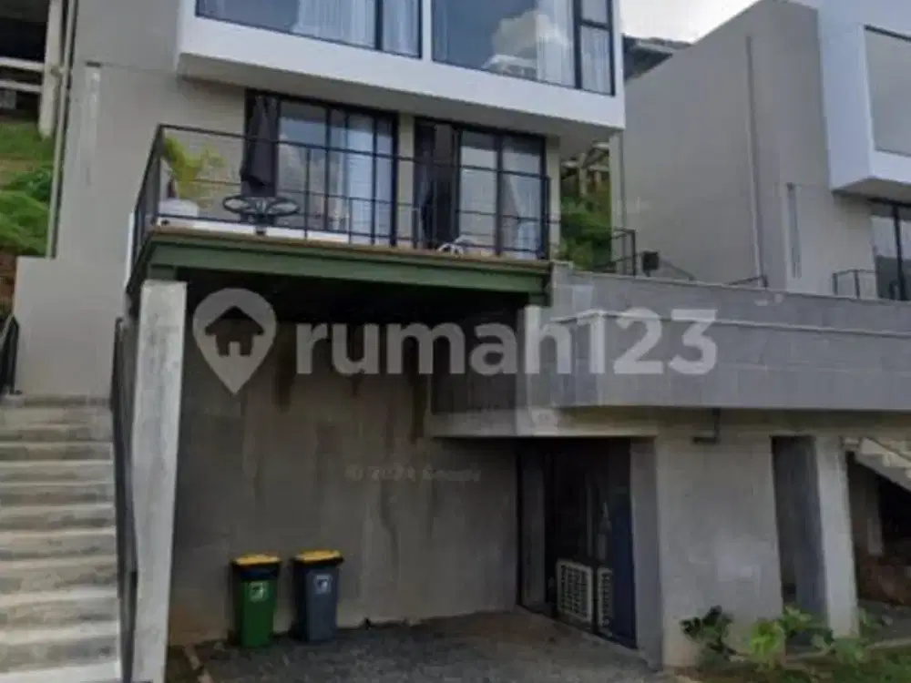 For Sale Rumah Villa dengan Swimming Pool di Area Dago Village