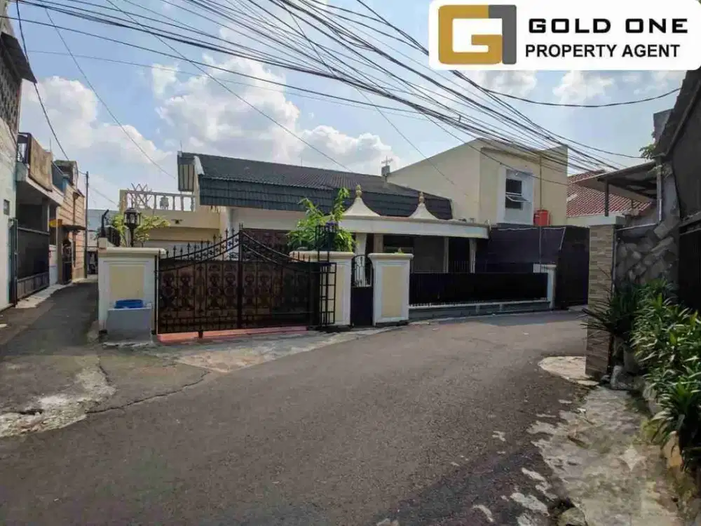 Dijual Rumah 2 Lantai Full Furnished Kayu Jati di Srengseng Jakarta Barat