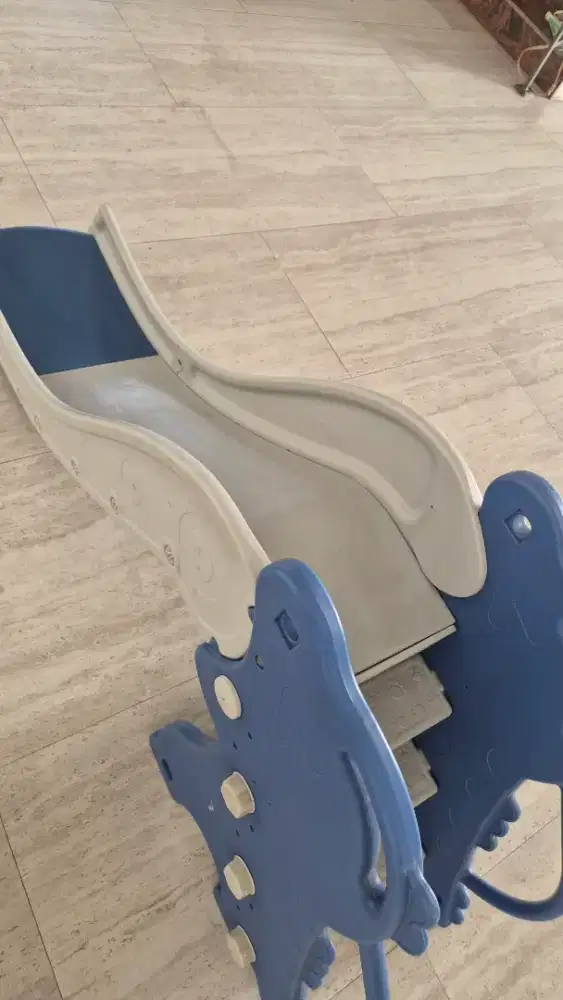 Mainan anak. Prusutan sliding