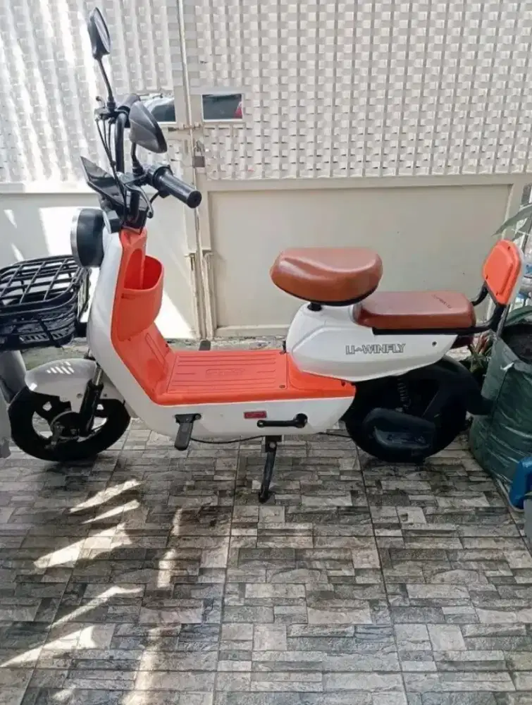 Sepeda listrik uwinfly D7S