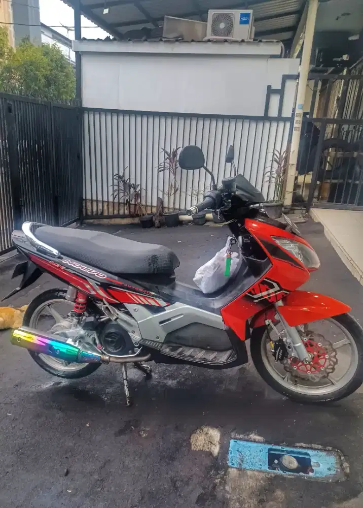 Yamaha nouvo z 2007 merah