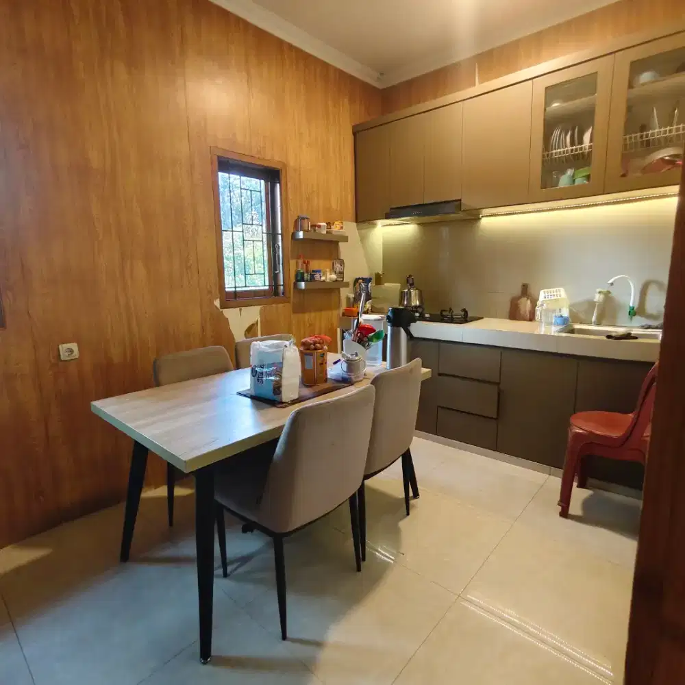 Jual rumah pinggir jalan