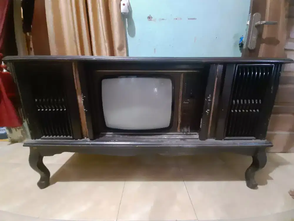Tv lemari jadul