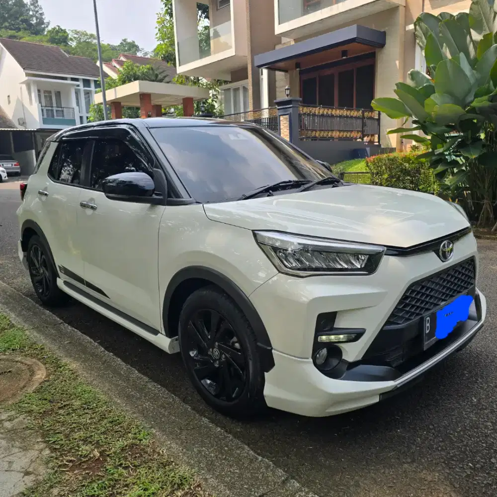 Toyota Raize GR TSS 1.0 turbo at cvt matic putih
