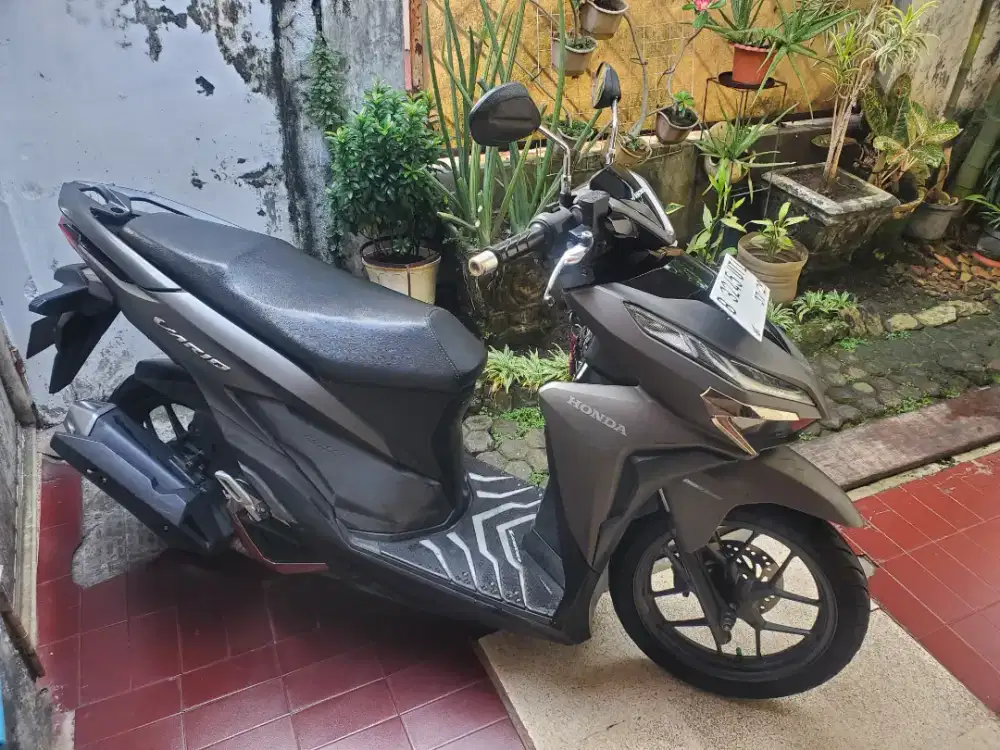 Honda Vario 125 Cbs Iss Abu-abu 2019 Full orisinil.