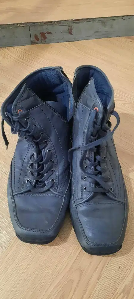 Sepatu kulit Gino Mariani