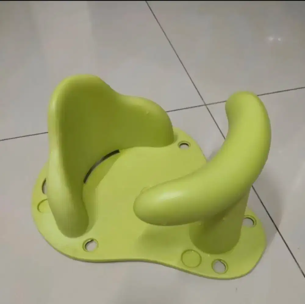 Kursi mandi bayi