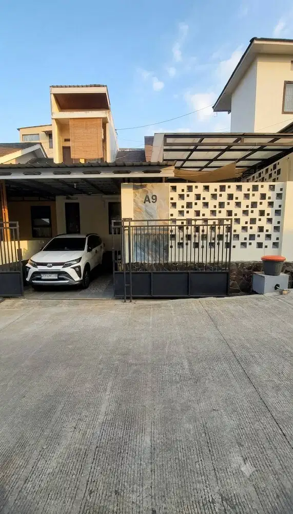 Rumah tinggal di perumahan, dekat kampus, tengah kota