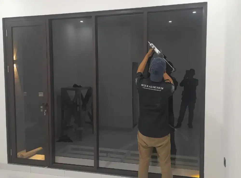 Pasang Pintu Kusen Jendela Aluminium Untuk Rumah Toko Gedung Kantor