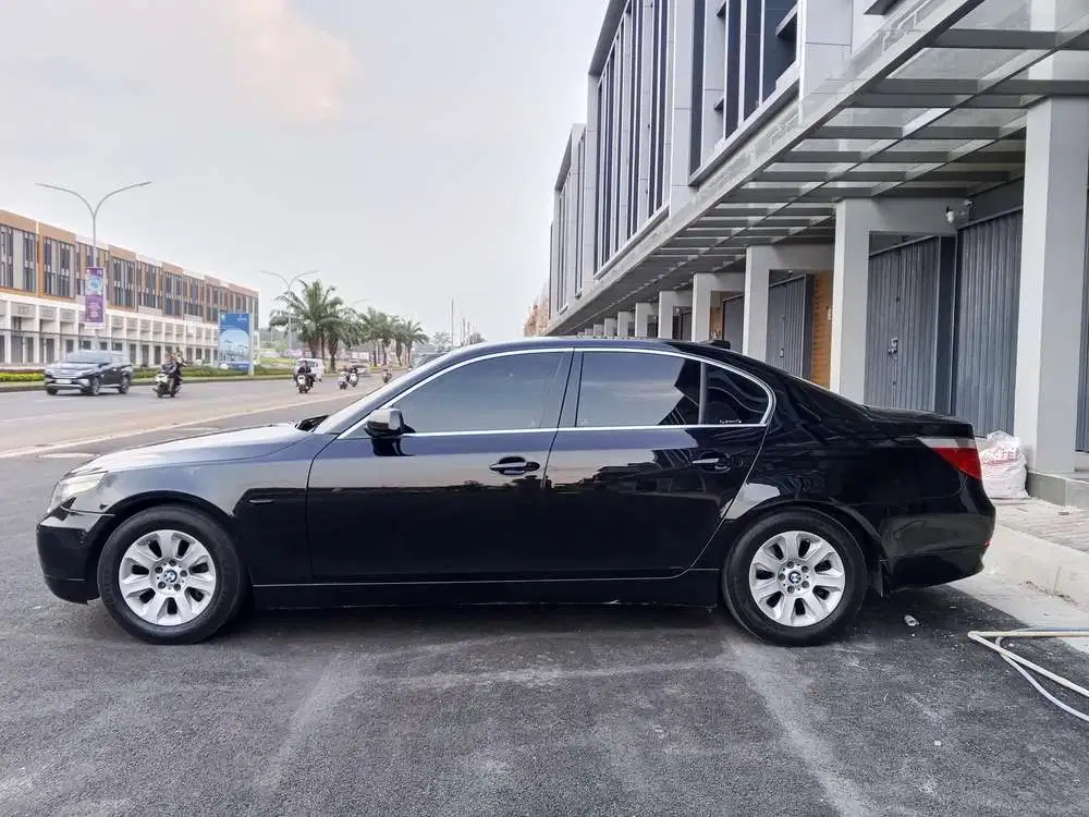 BMW 520i 2004 Bensin