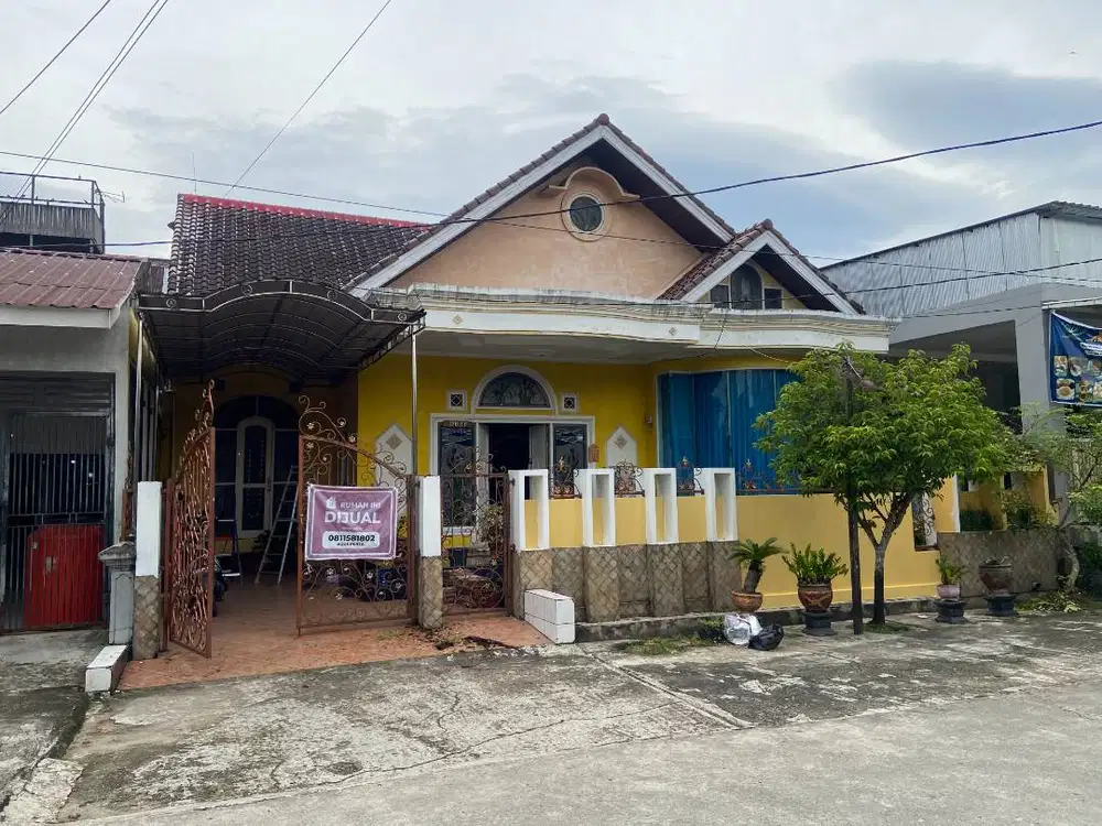 Dijual Rumah Luas 275 m² SHM, Lingkungan Tenang & Aman, Jalan Lebar, B