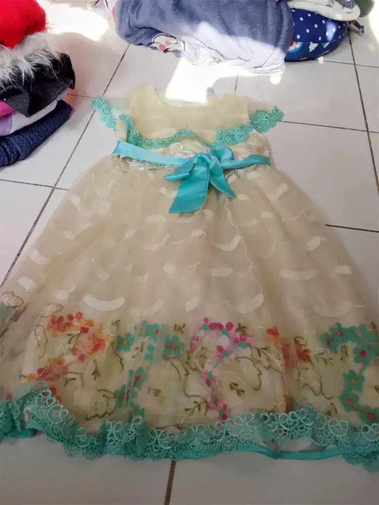 Gaun anak import