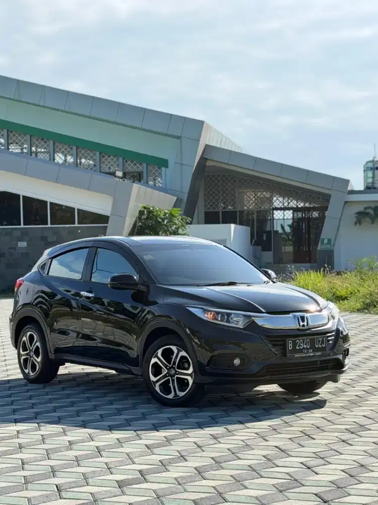 HR-V E CVT 2021 Automatic  Last Editiion