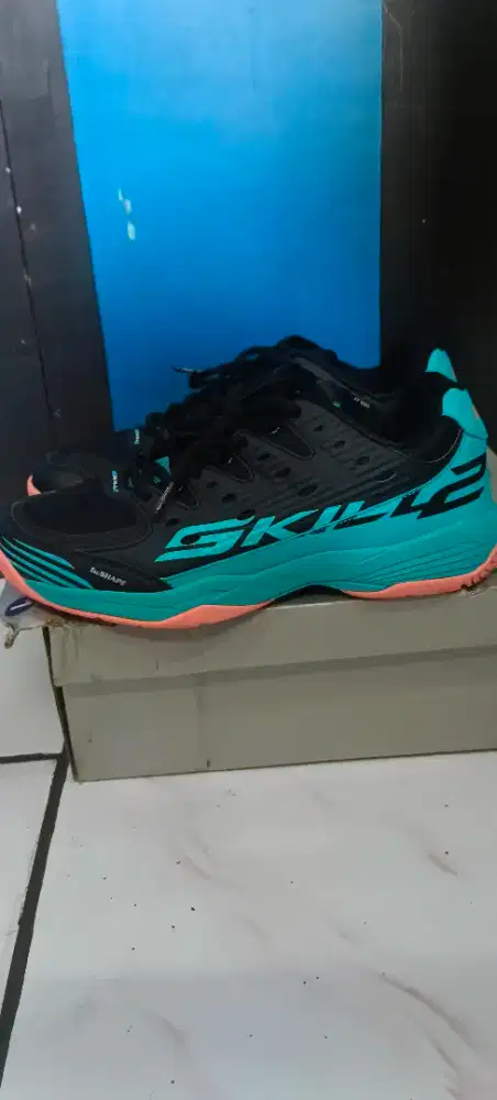 Sepatu bulutangkis