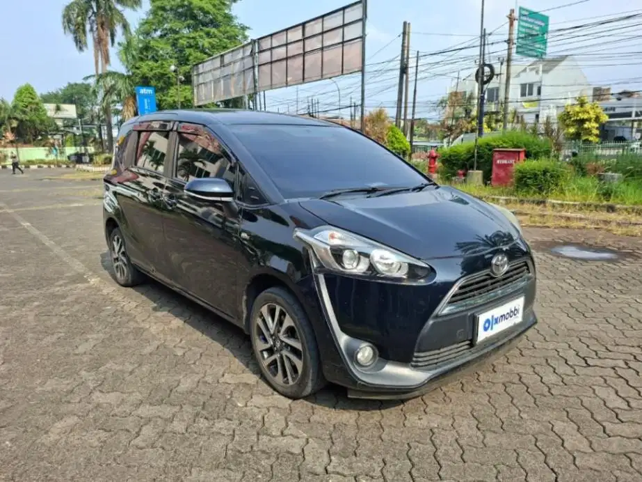 DP MURAH - Toyota Sienta 1.5 V Bensin AT 2016 Hitam
