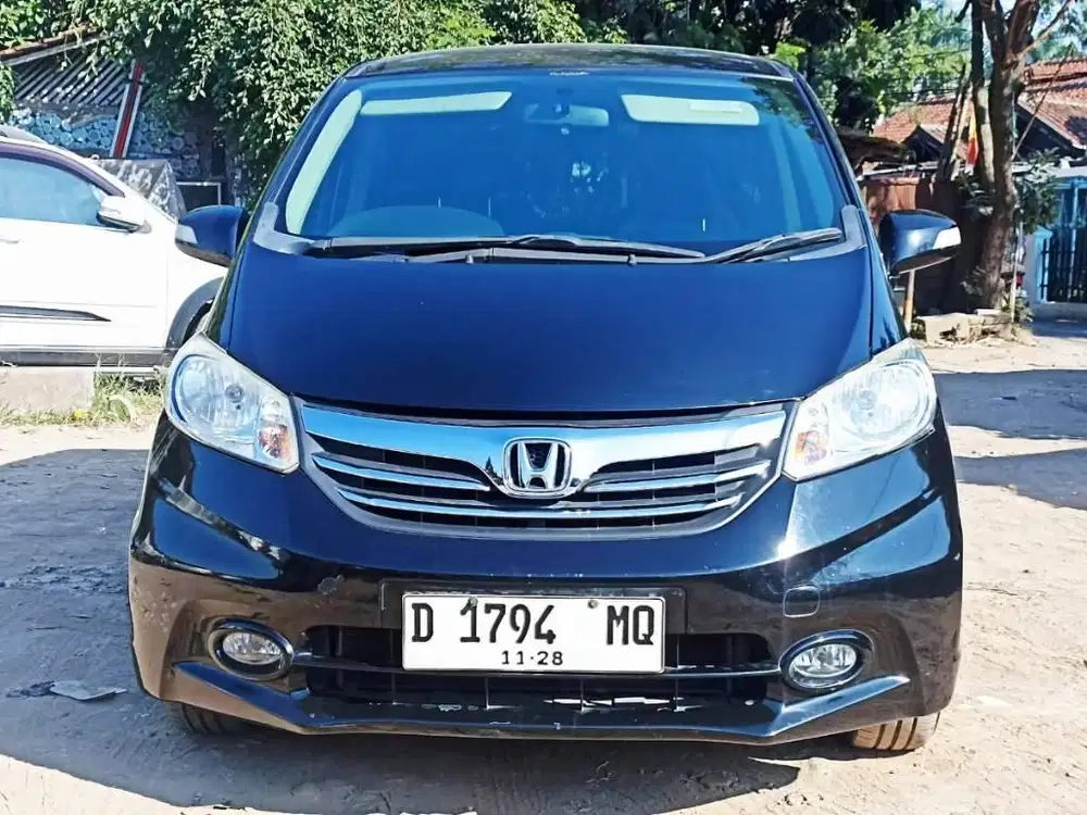 Honda Freed E 2013 pemakaian 2014 ac double