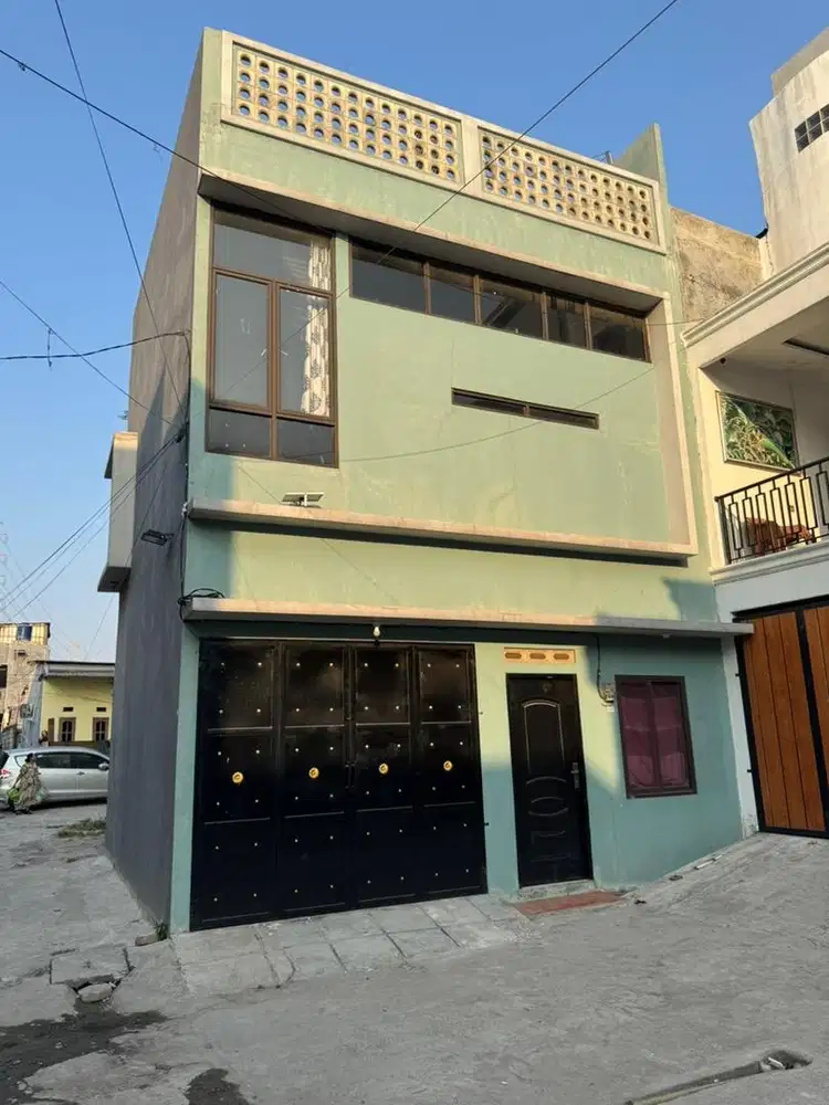 Rumah 3 Lantai (SHM)