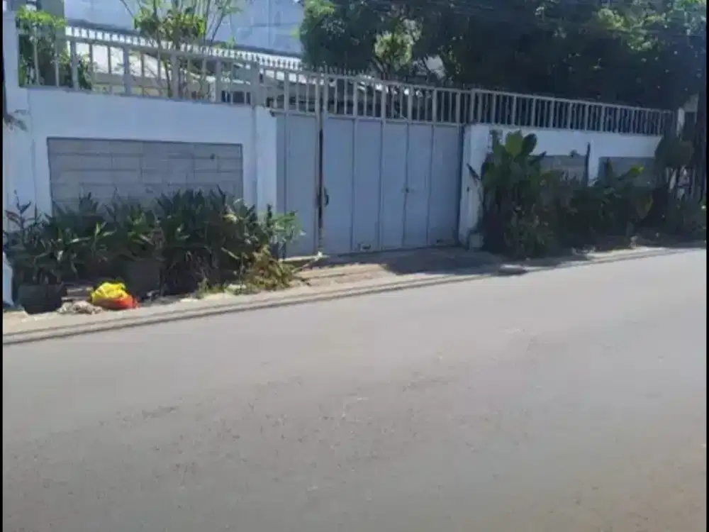 Strategis! Rumah Gudang Gadang Poros Jl. Bumiaji