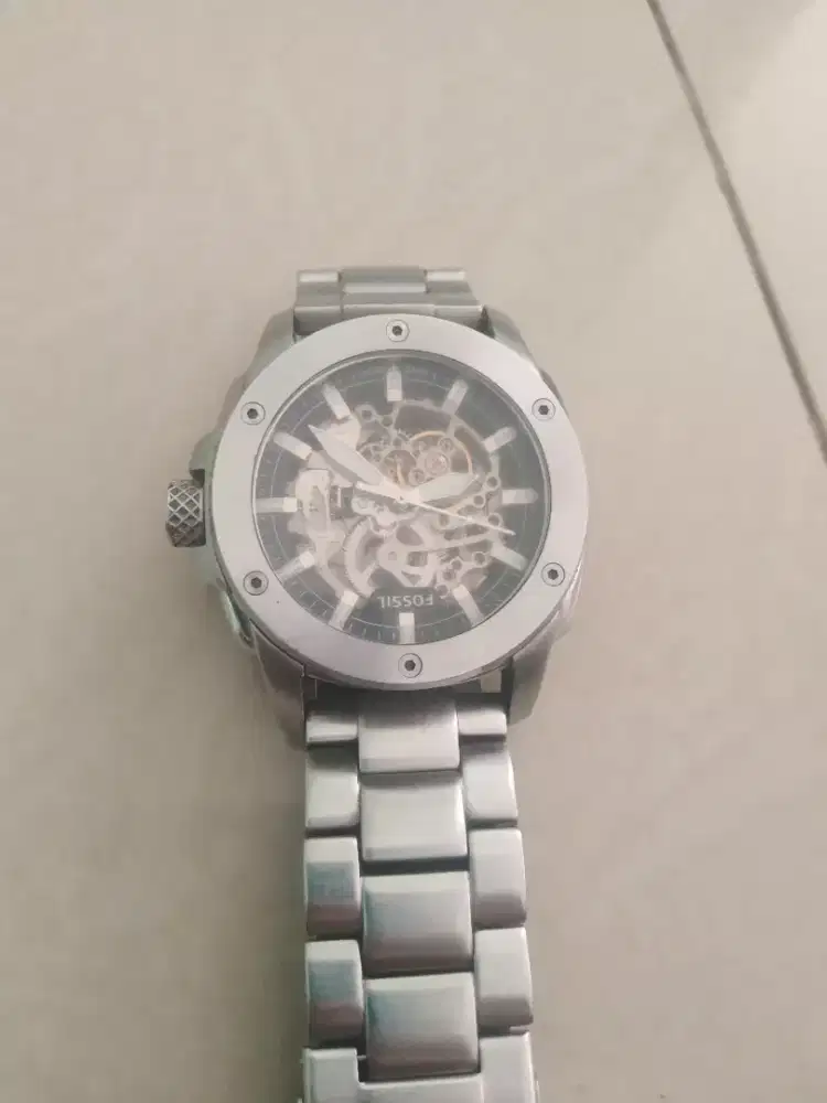 Bu jam tangan merk fosil