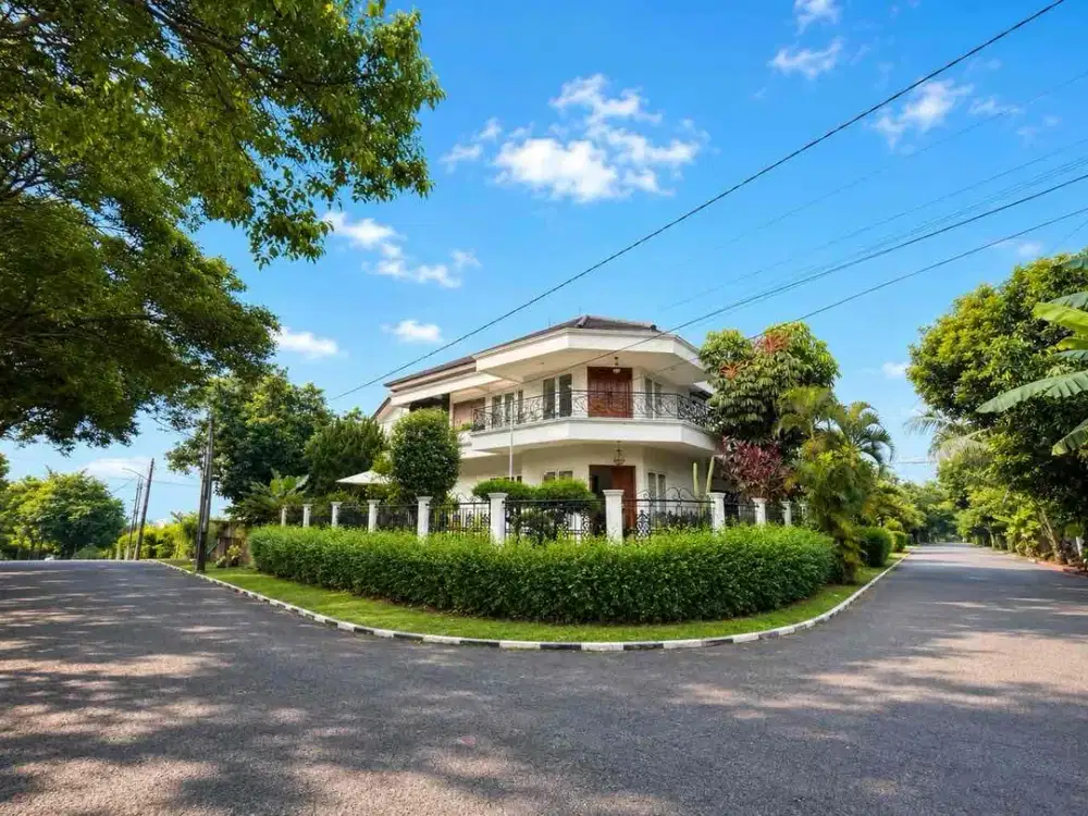 Rumah Hoek Siap Huni di Komplek Elite Cinere