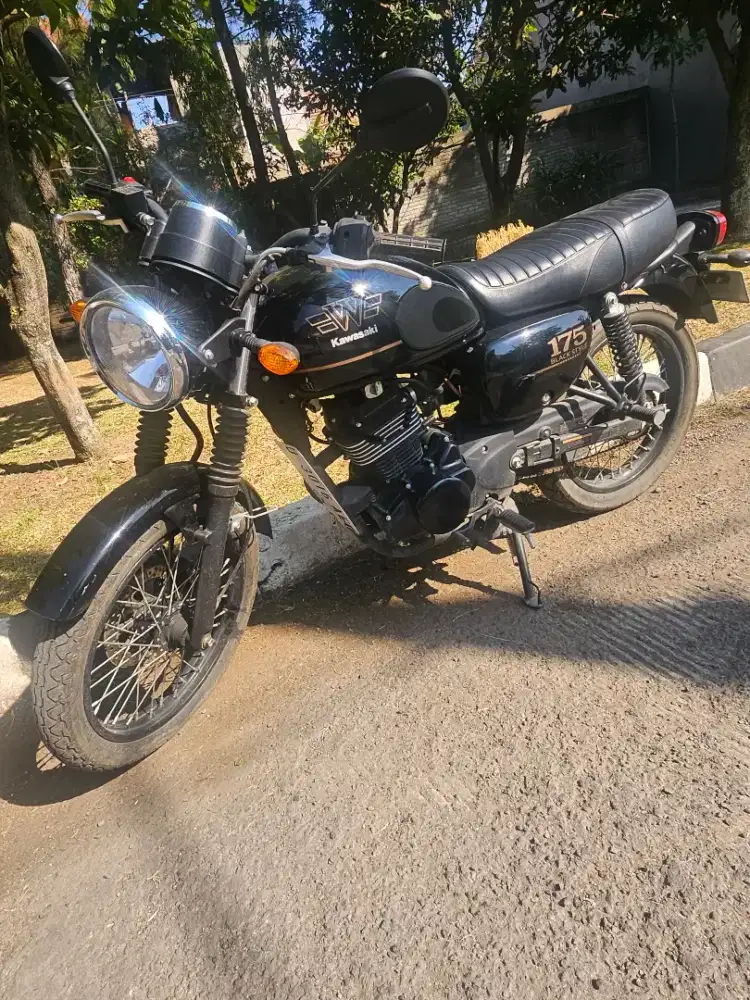 Jual cepat kawasaki W175 SE