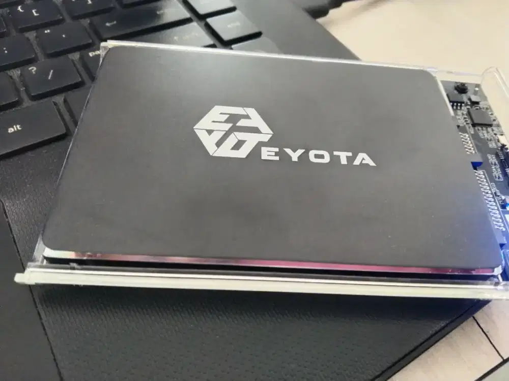 Hardisk SSD sata merk Eyota 256 gb health 100 persen sudah ada win 10