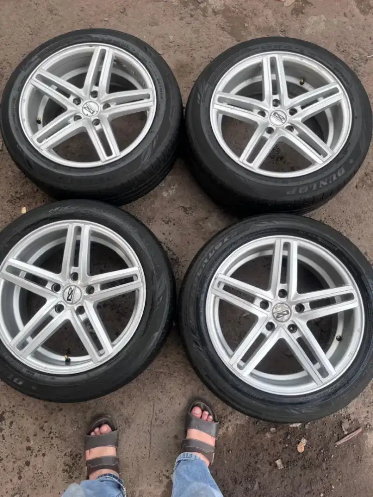 Velg Vossen ring 17 pcd 5x114,3 ban 205/55 R17