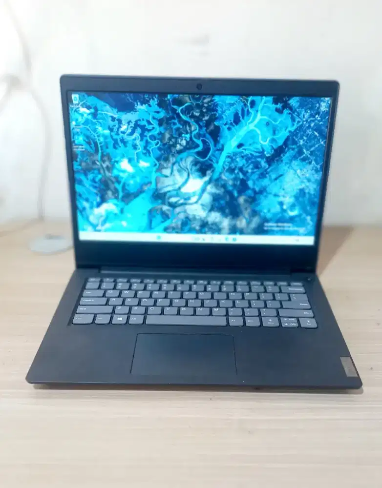 Lenovo Ideapad Slim 3 AMD Athlon Silver