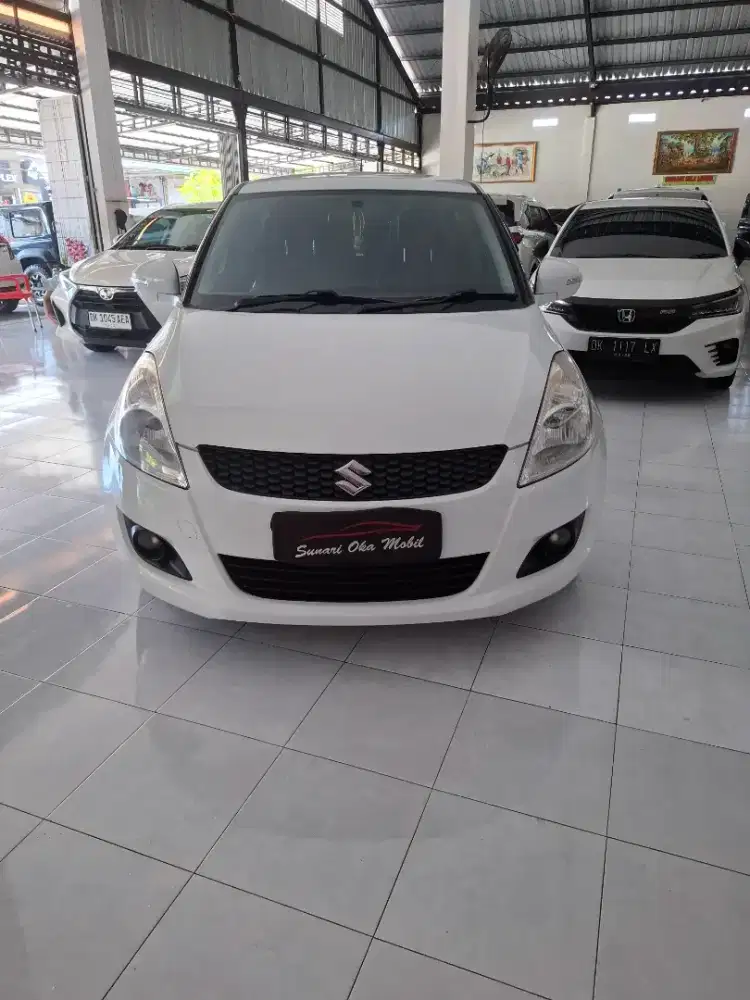 SUZUKI SWIft GX putih