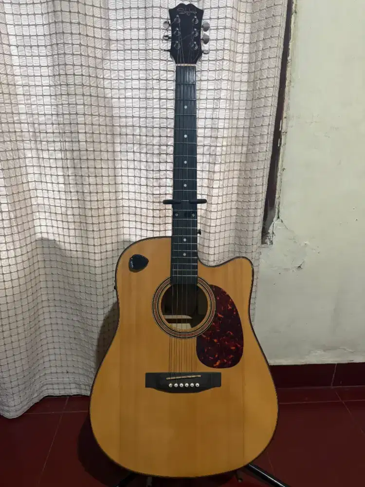 gitar akustik elektrik skylark
