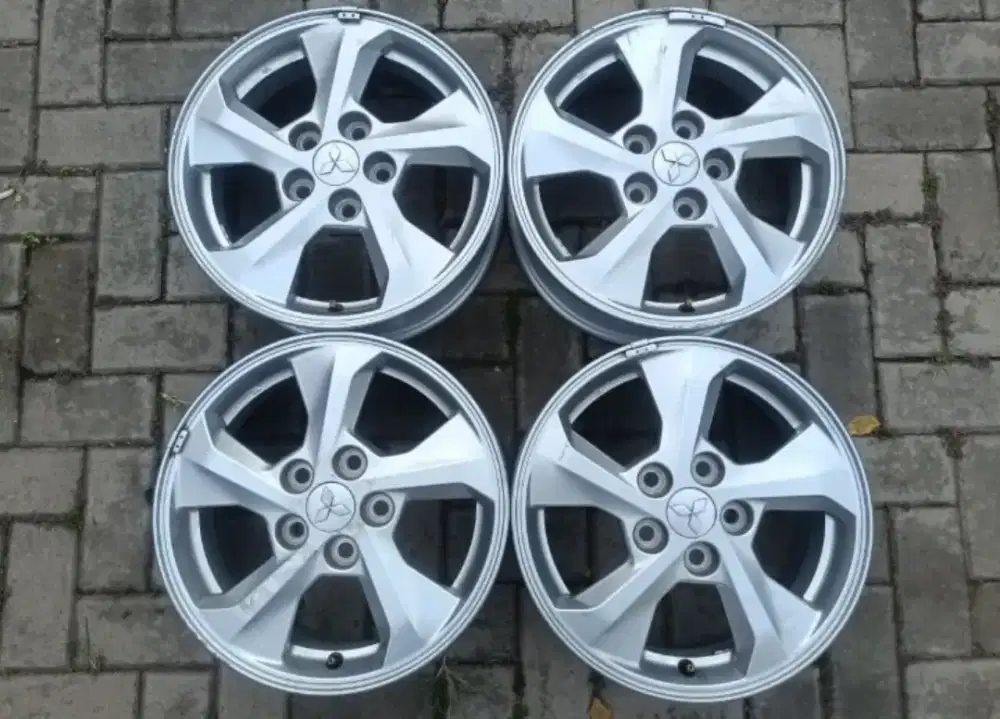 Velg oem mitsubishi xpander