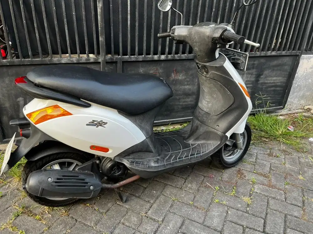 Vespa Piagio Zip