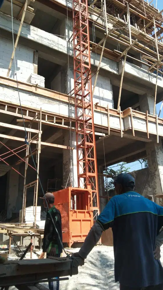 Sewa Lift Barang Surabaya Tenggilis Mejoyo Jawa Timur Bersertifikasi